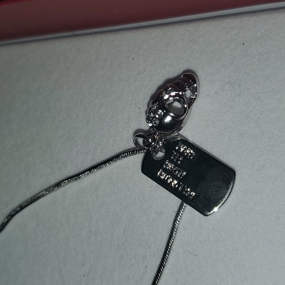 Buy 1 get 1 free. Cute charm necklace - Picture 2 of 2